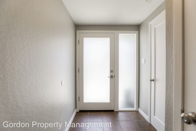 Foto del edificio - 3 br, 2 bath House - 110 Moreland Street
