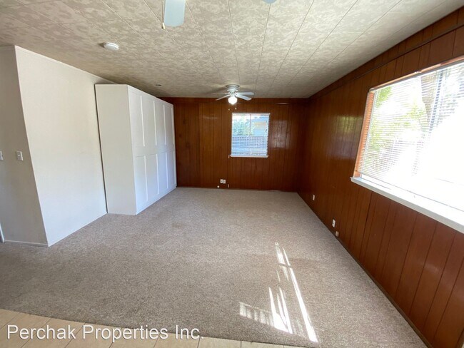 Building Photo - 1 br, 1 bath House - 1080 Central Ave #A