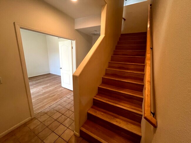 Building Photo - 1840 Spring Straw Ln