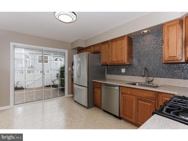 Building Photo - 206 Sandpiper Ct