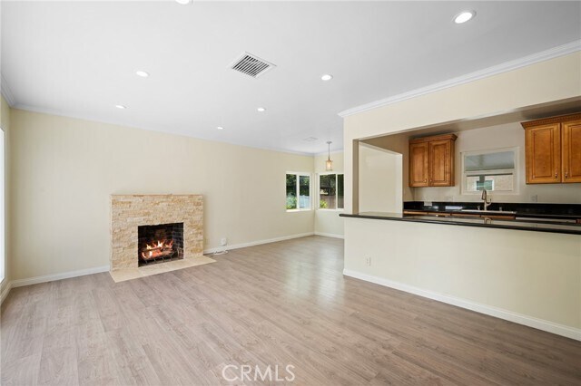 Foto del edificio - 6621 Chimineas Ave