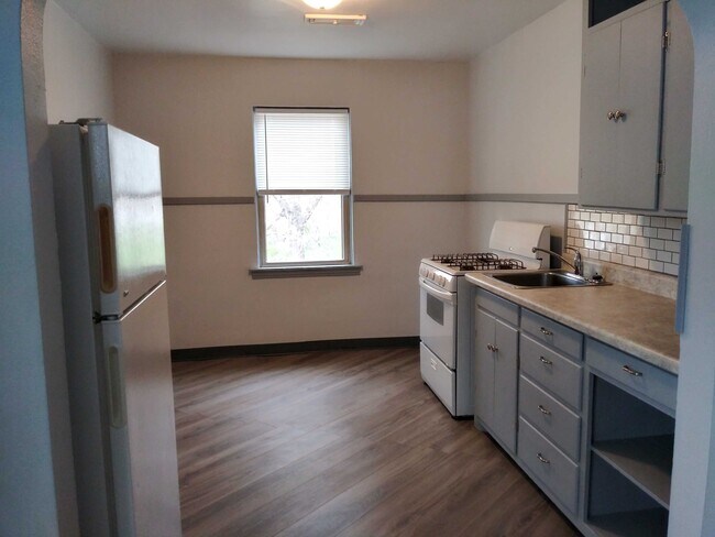 Kitchen - 921 Jackson St