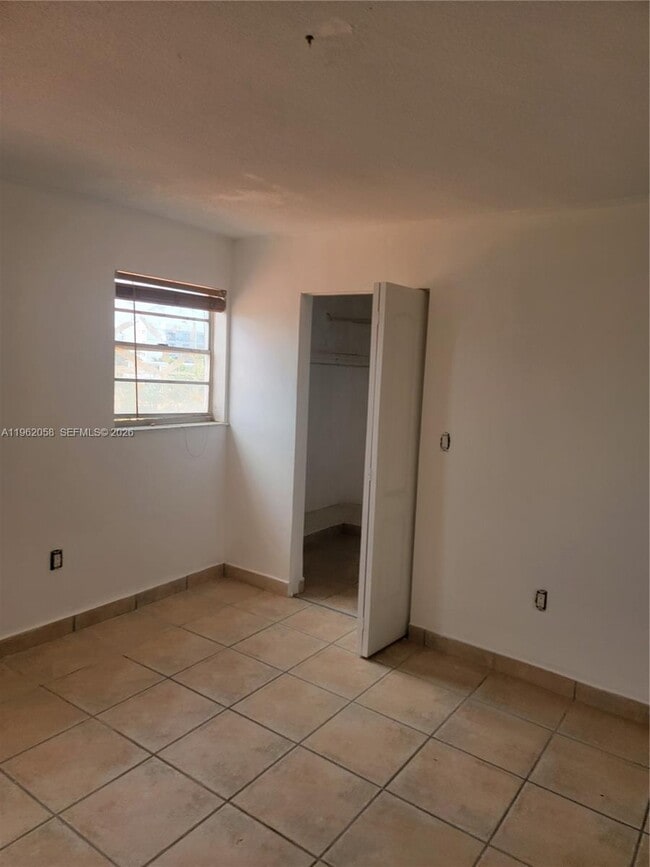 Foto del edificio - 2150 Bay Dr