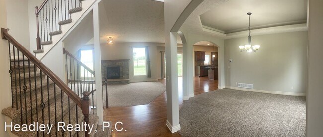 Building Photo - 5 br, 4 bath House - 8037 Swallowtail St