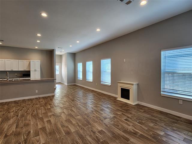 Building Photo - 809 Maples Ave
