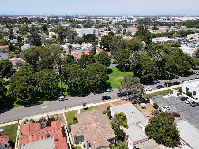 Building Photo - 1537 Marcelina Ave