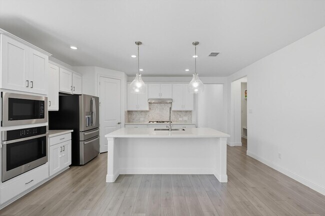 Foto del edificio - 1708 Nightshade Ln