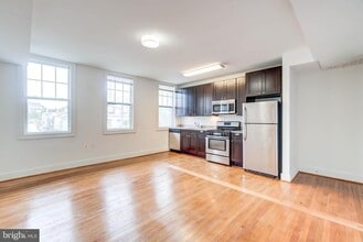 Building Photo - 1575 Spring Pl NW