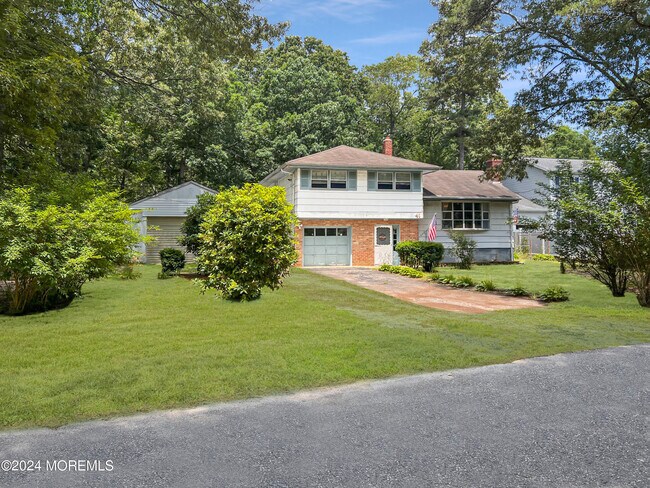 Building Photo - 41 Serpentine Dr E