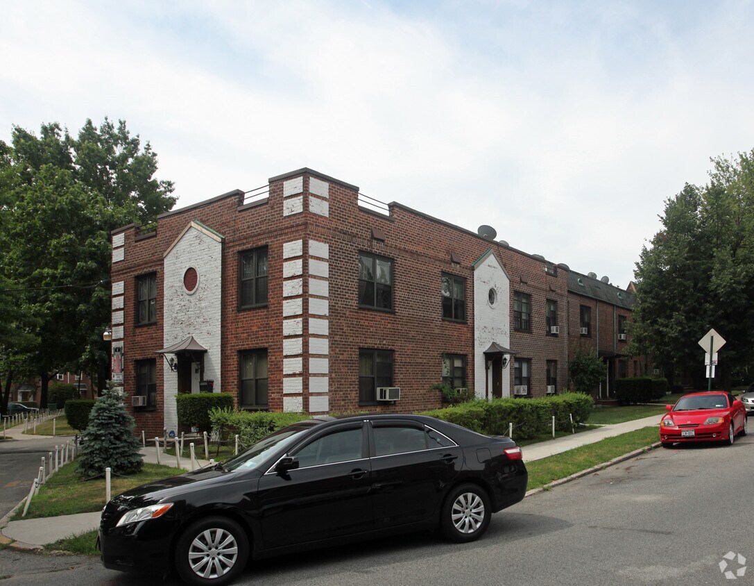 Primary Photo - Rutledge Apartments