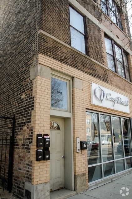 Building Photo - 3917 N Ashland Ave