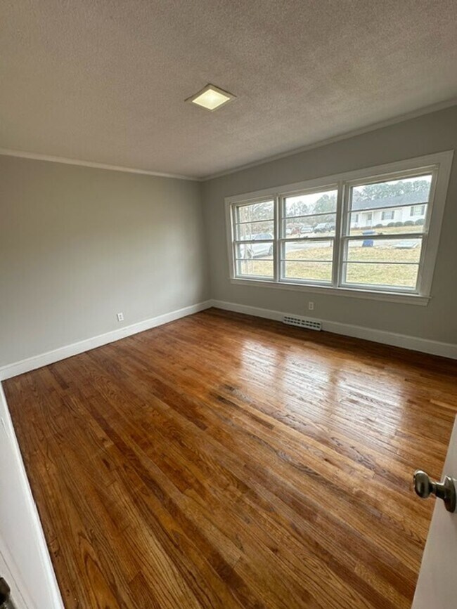 Foto del edificio - 422 Darby Ave