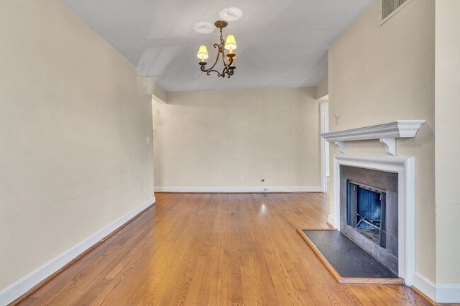 Building Photo - Charming Top-Floor 1BR/1BA in Old Town’s P...