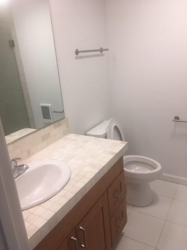 Foto del edificio - 19322 Richmond Beach Dr NW