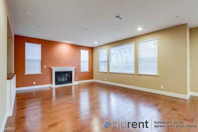 Foto del edificio - 5 br, 4 bath House - 4491 Arce Street, Uni...