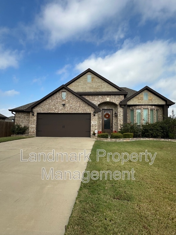 Foto del edificio - 310 Marigold Ct