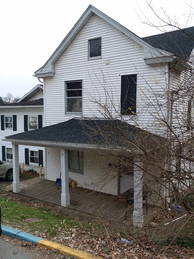 Primary Photo - 25 Highland Ave