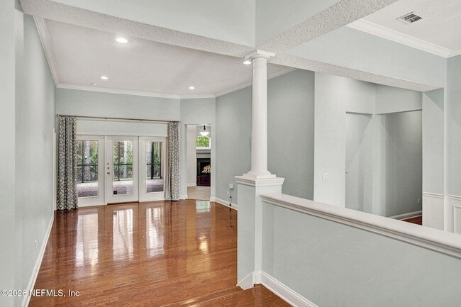 Building Photo - 1837 Forest Glen Way