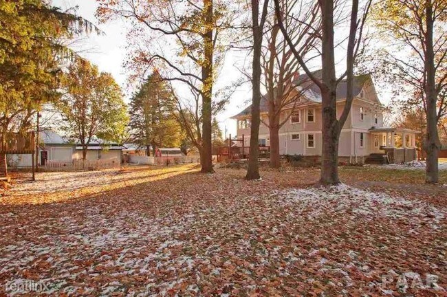 Foto del edificio - 6 br, 3 bath House - 204 N Prairie St