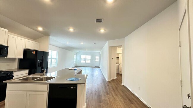 Building Photo - 171 Tofalla