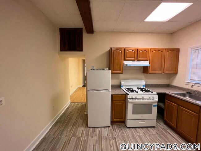 Foto del edificio - 185 Thomas E. Burgin Pkwy