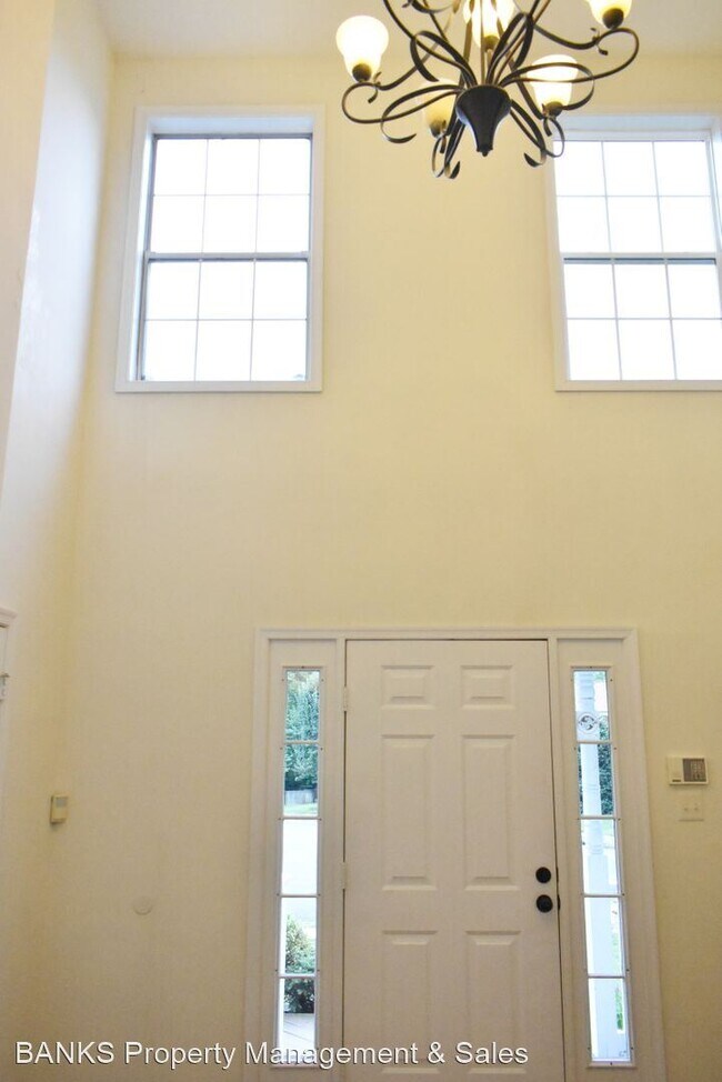 Building Photo - 5 br, 3.5 bath House - 12 Harry Court