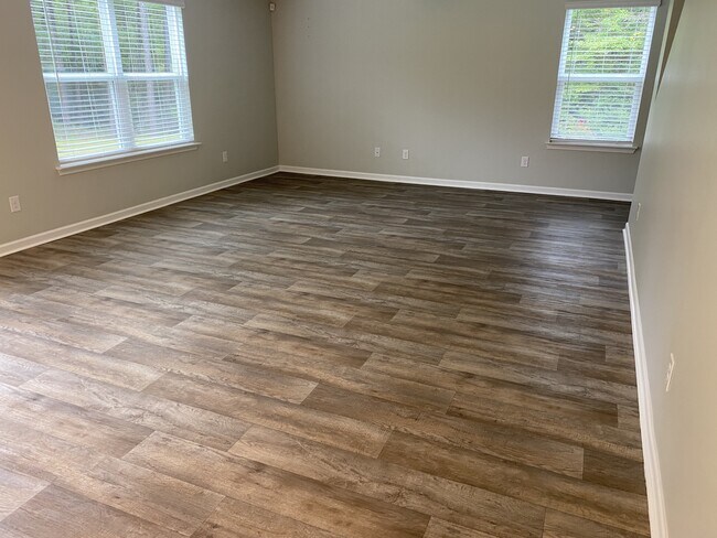 Foto del edificio - 423 High Ridge Ct