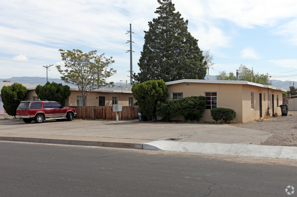 Primary Photo - 508-514 Alvarado Dr SE