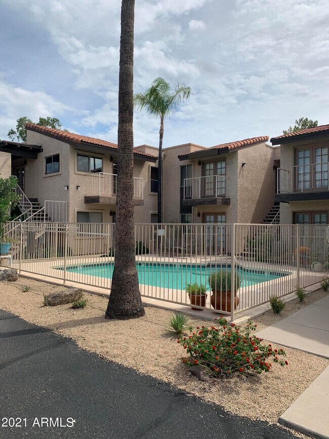 Building Photo - 7502 E Carefree Dr