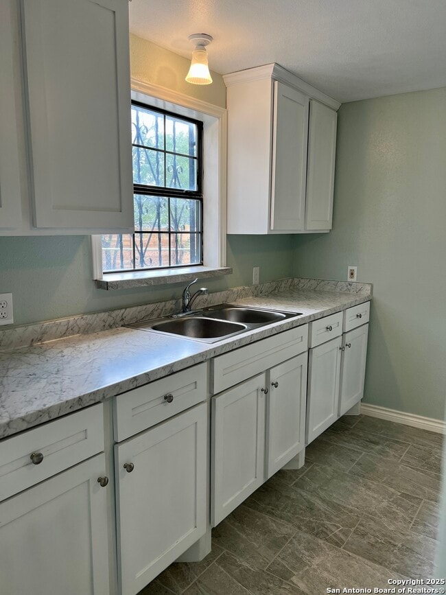 Building Photo - 1218 NW 23rd St