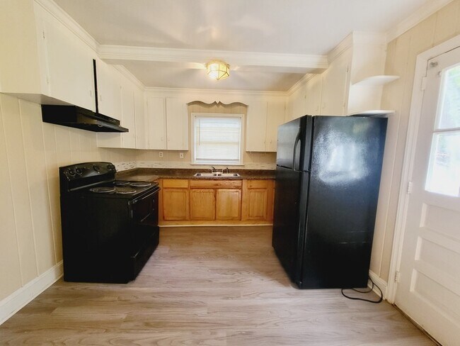 Foto del edificio - 3720 Blandwood Dr