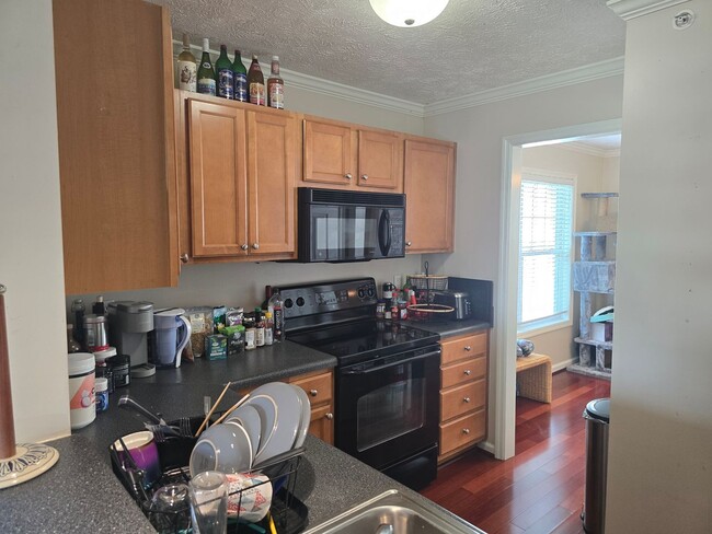 Building Photo - NEW LISTING!!!!!