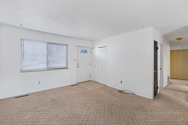 Foto del edificio - 2436 Launcelot Ct