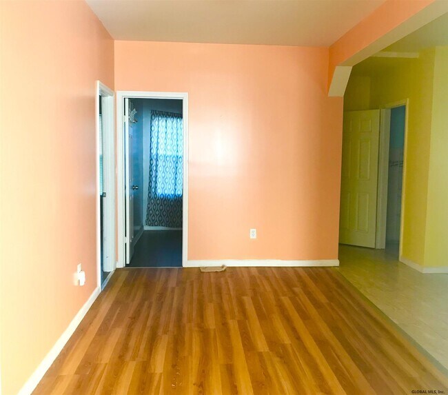 Building Photo - 1106 3rd Ave