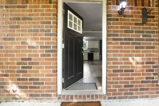 Foto del edificio - 226 Larchmont Dr