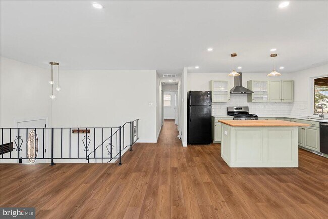 Foto del edificio - 220 Garnett Rd