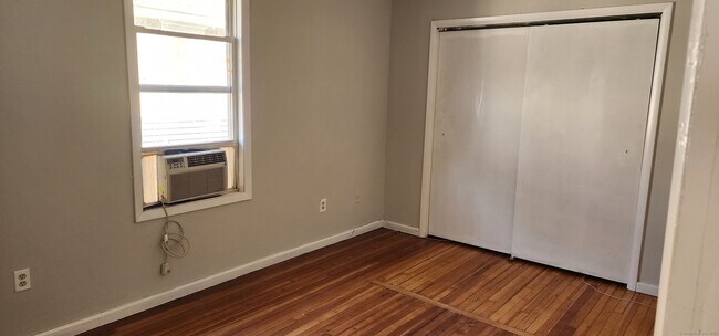 Building Photo - 539 Garfield Ave