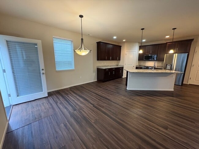 Foto del edificio - Beautiful 4-bedroom 2.5 bath home