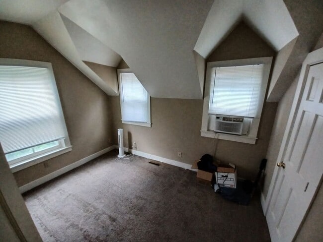 Foto del edificio - Single Family Home Rich in History - Great...