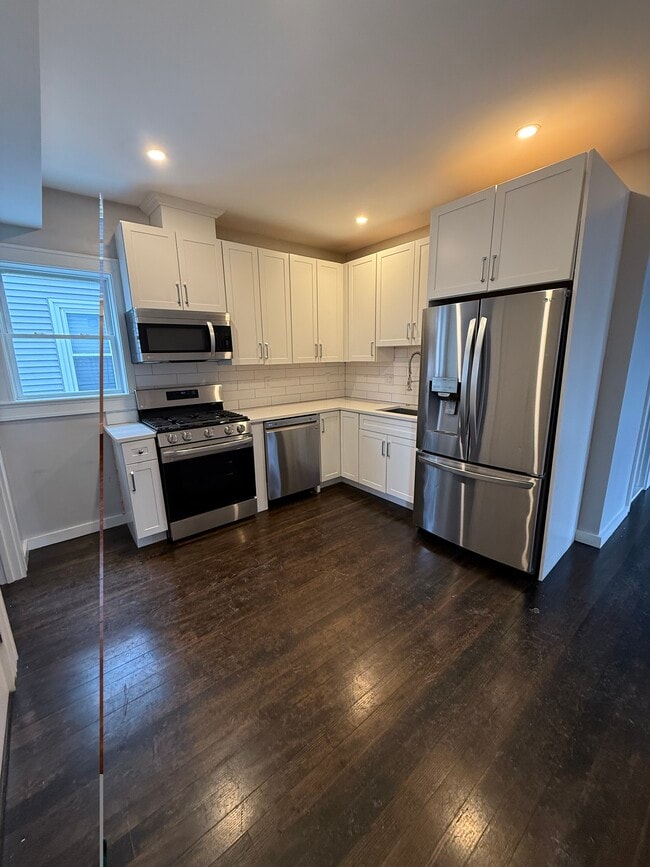 Building Photo - 19 Chase St