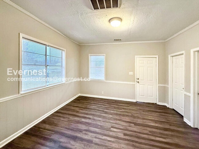 Building Photo - 115 Front St