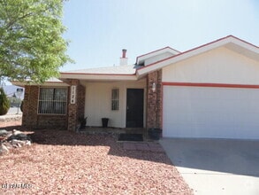 Building Photo - 1124 Desierto Seco Dr