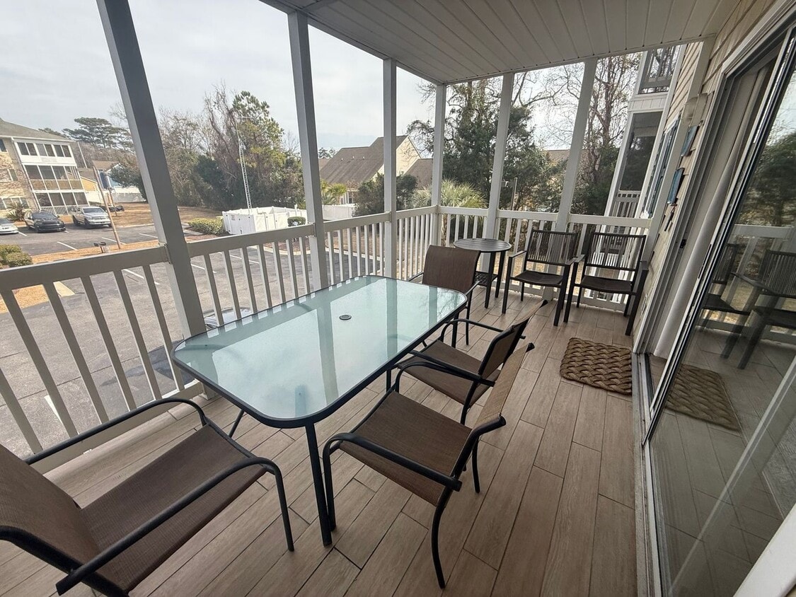 Building Photo - Nicely furnished 1 bedroom/1 bathroom condo in Waterway Landing