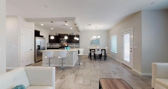 Foto del edificio - 12661 Kingsbury Ave