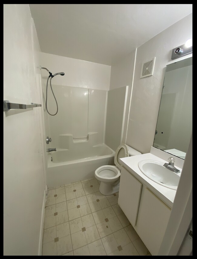 Building Photo - 4000 SW 23rd St