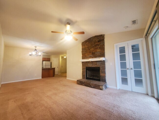 Building Photo - 1006 Brookhollow Dr