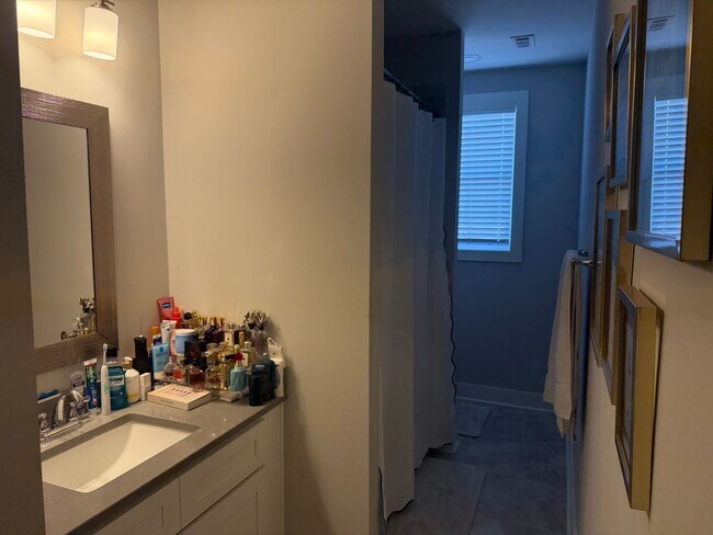 Foto del edificio - Fully Furnished 3 Bed 3.5 Bath Townhouse in Stillwater!