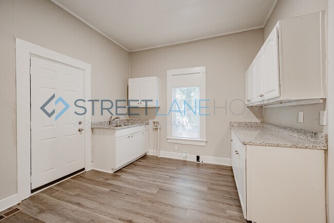 Foto del edificio - PICK YOUR GIFT OF $500 OFF THE FIRST MONTH...
