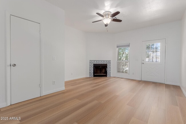 Building Photo - 1600 N Saba St