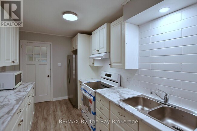 Photo du bâtiment - 23 SEVENTH STREET